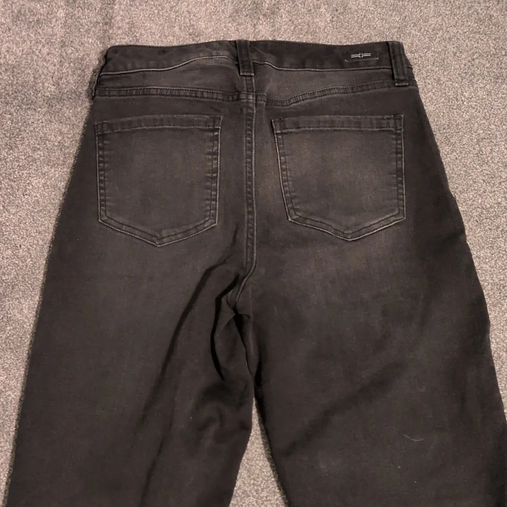 Liverpool The High Rise Straight Raw Hem Black Jeans Size 6/28 - Picture 9 of 9